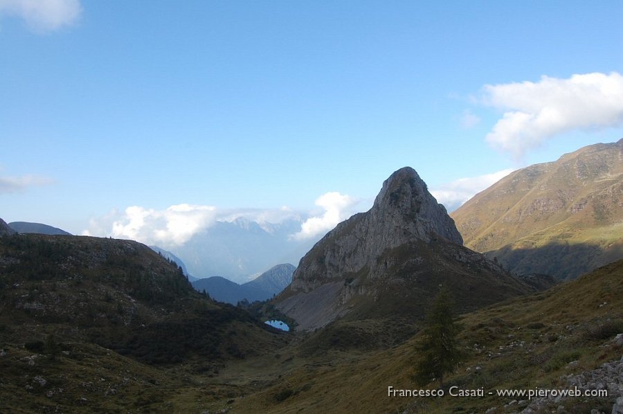 3-Monte Sponda Vaga e laghetto.jpg